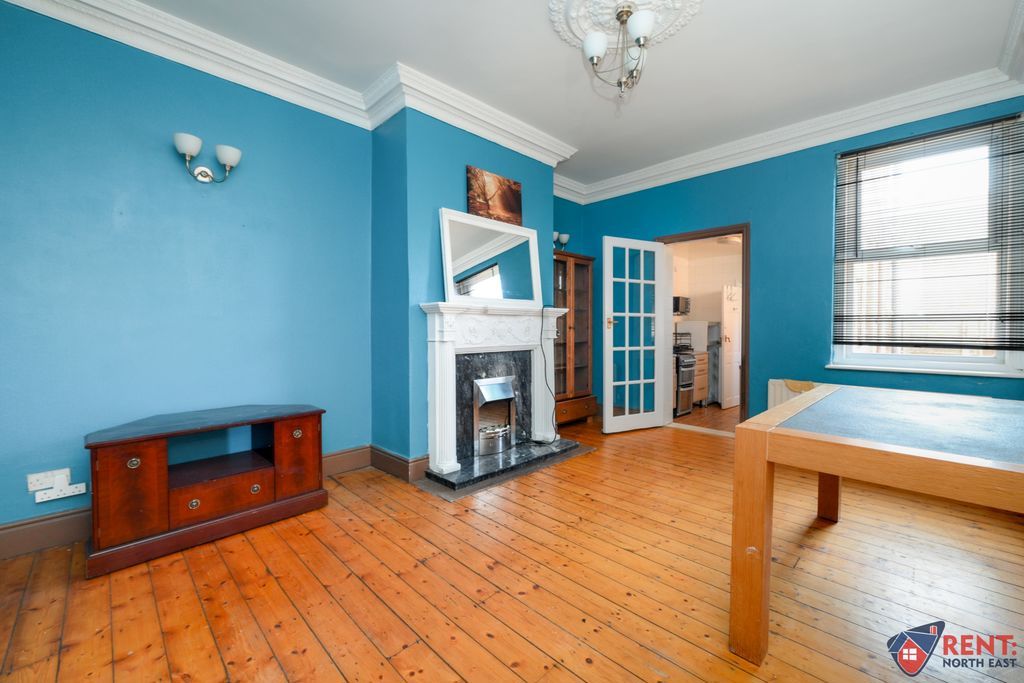 Property photo 1 of 8 Photo 4