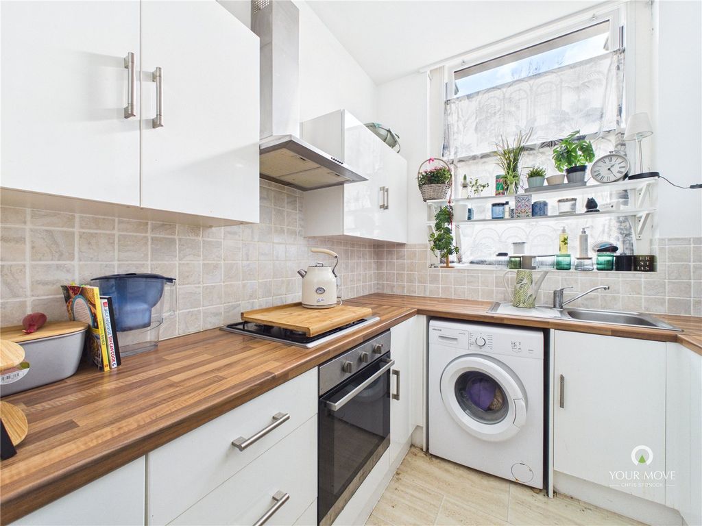 Property photo 3 of 18 Picture No. 06