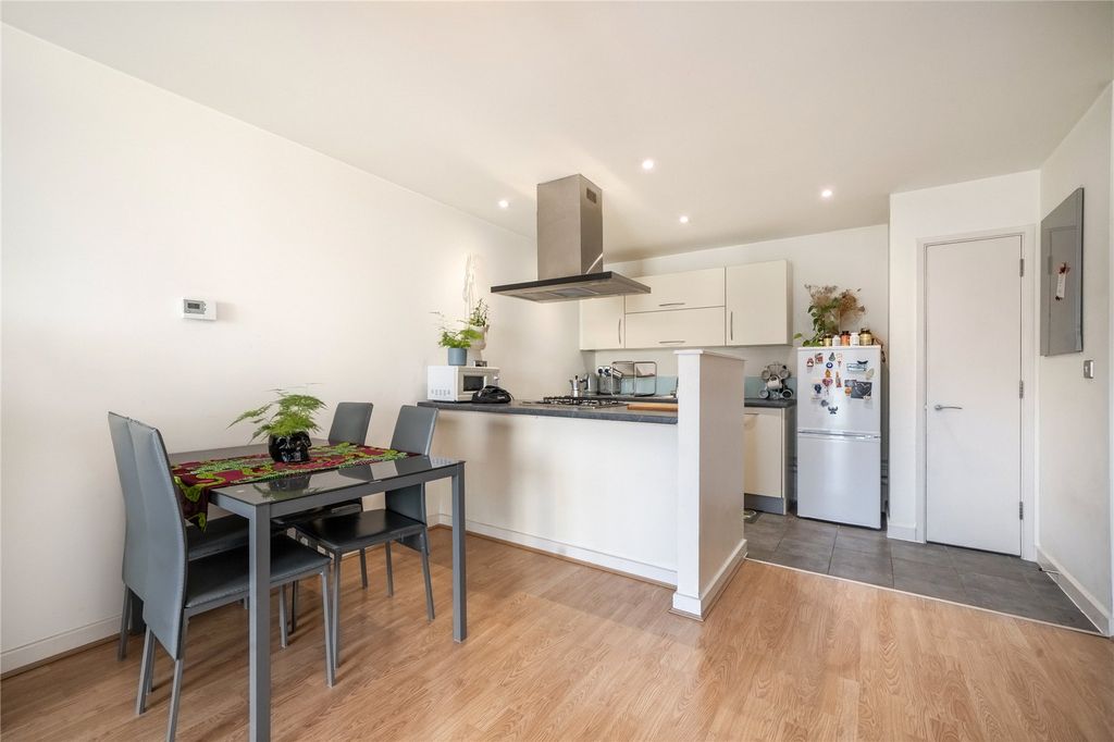 Property photo 3 of 8 Kitchen