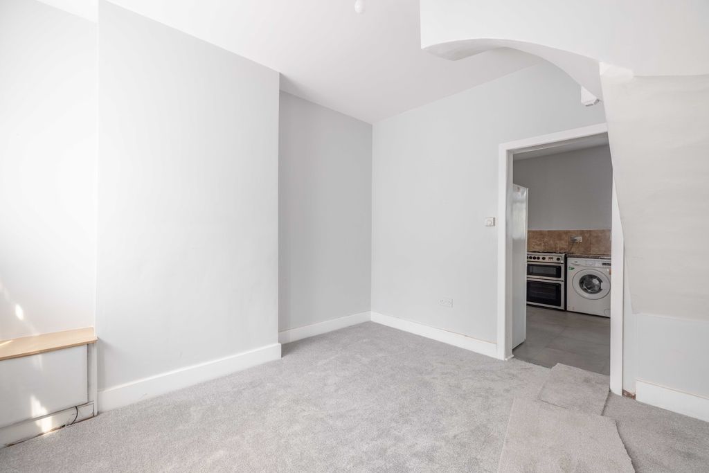 Property photo 2 of 10 I6Lqtcwa