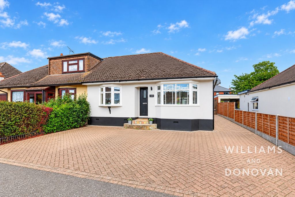 Property photo 1 of 32