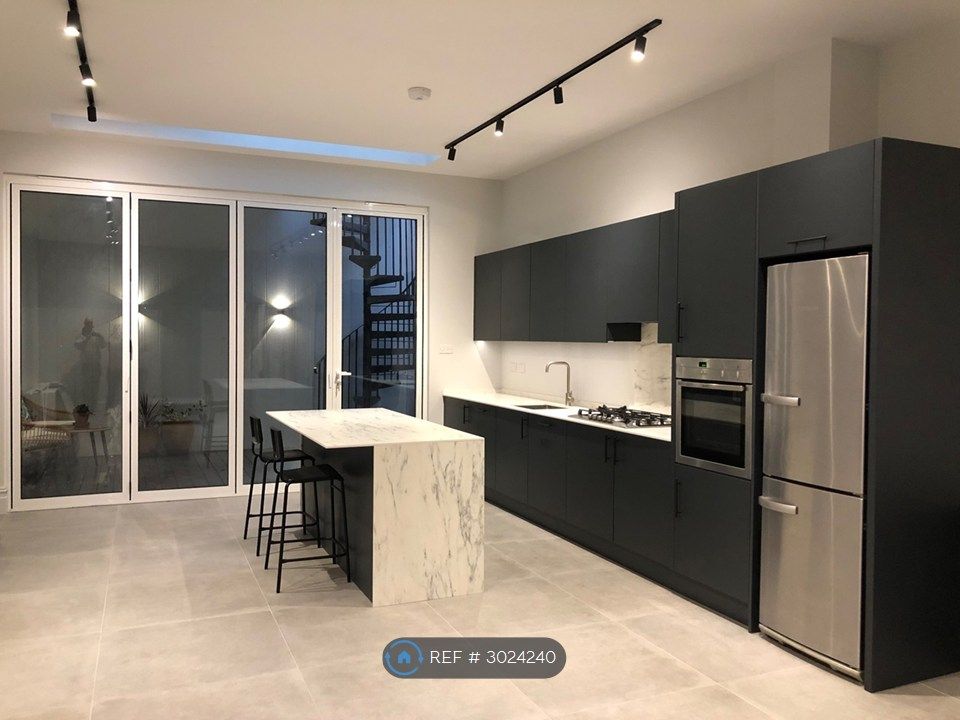 Property photo 1 of 25 Kitchen/ Lounge