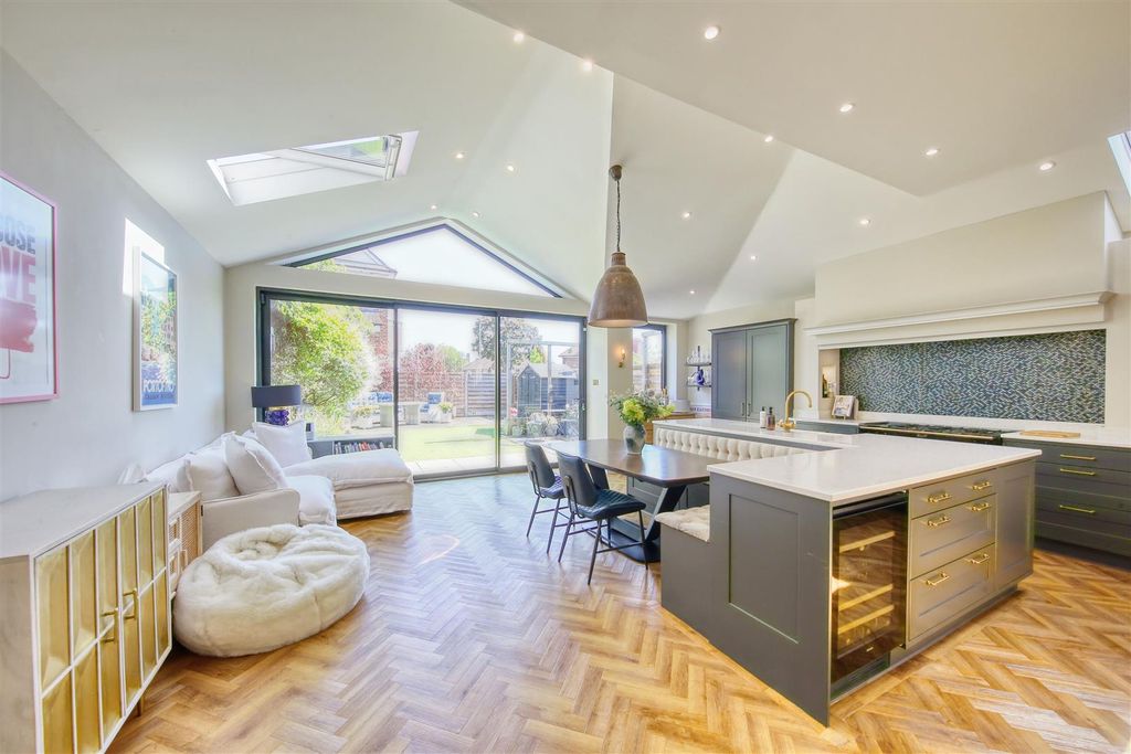 Property photo 1 of 21 2O8A5070_Hdr.Jpg