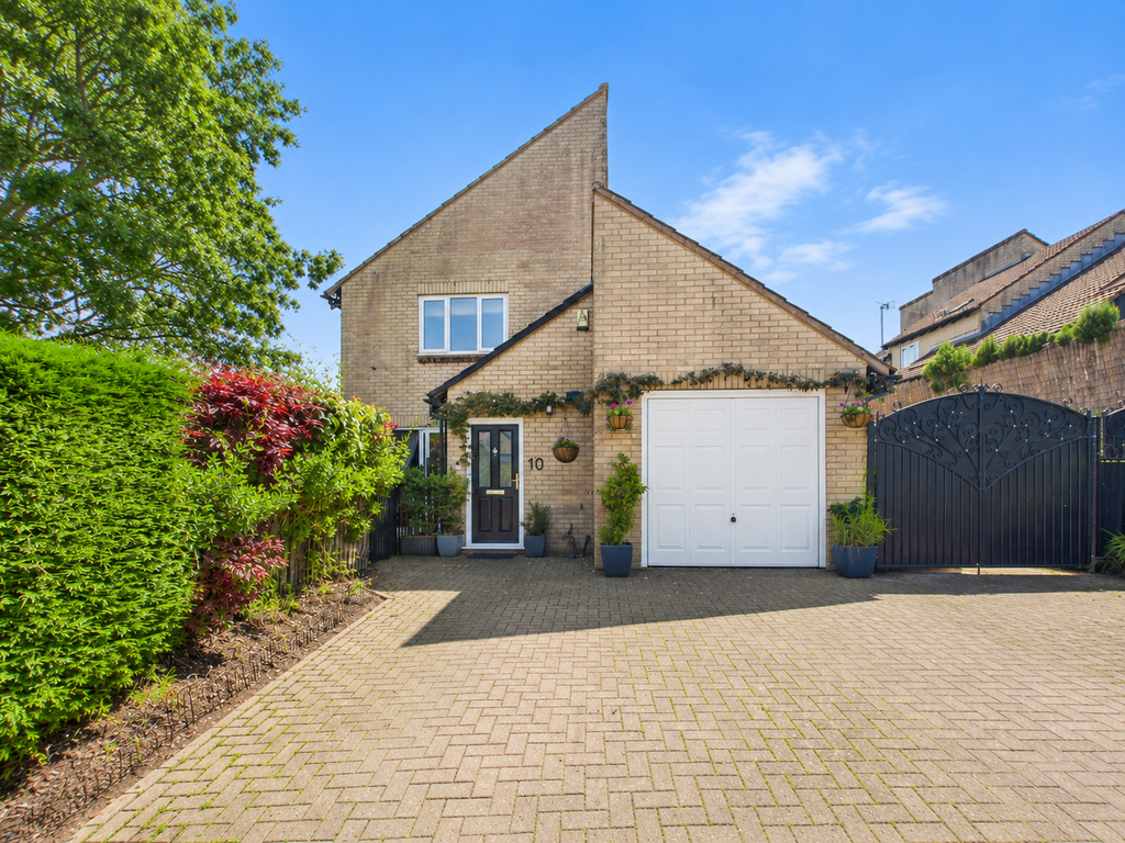 Property photo 1 of 18