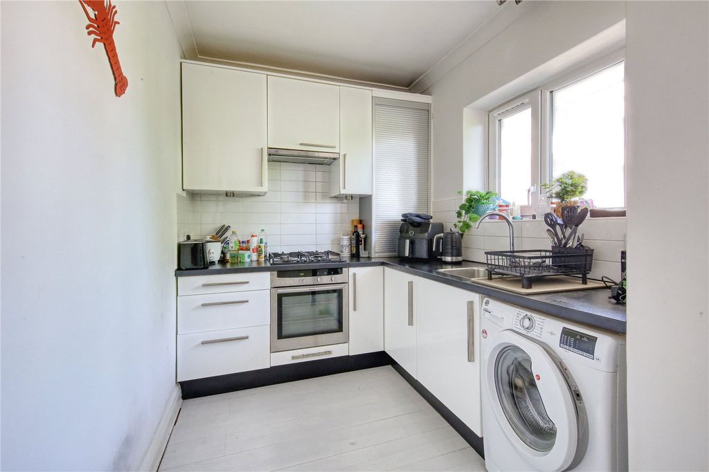 Property photo 2 of 6 Picture No. 09