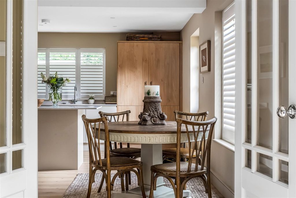 Property photo 3 of 24 House. Partnership