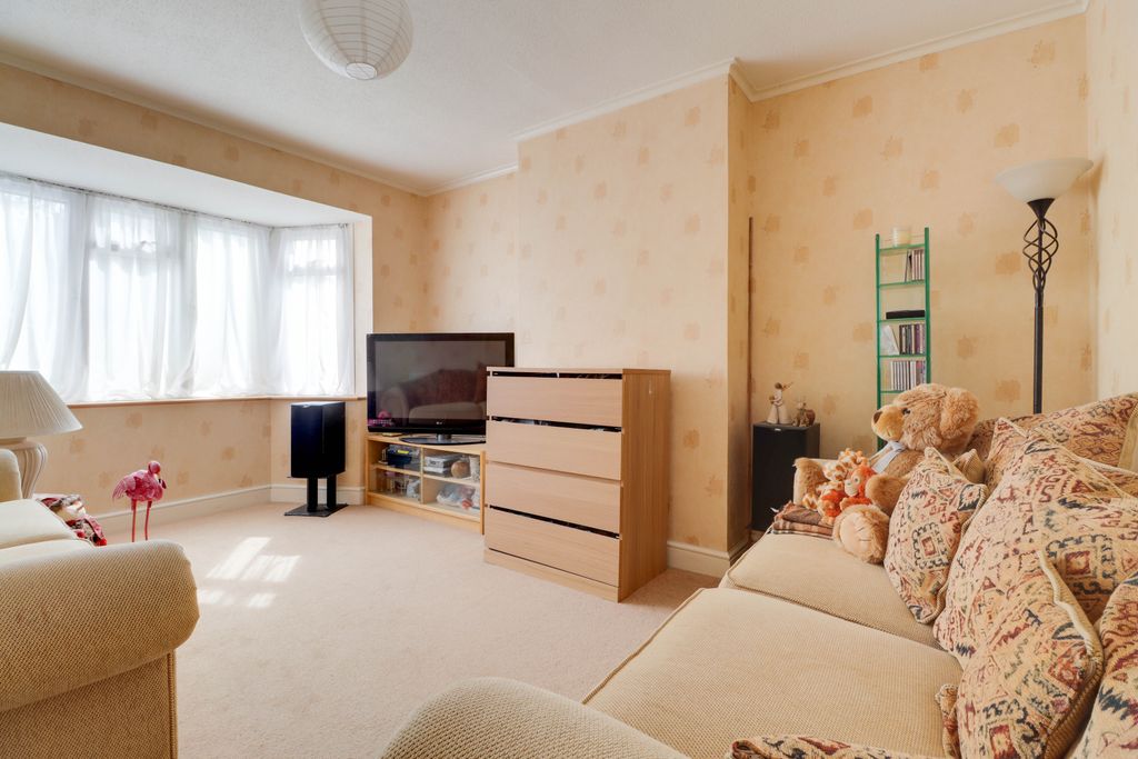 Property photo 2 of 18 Living Room