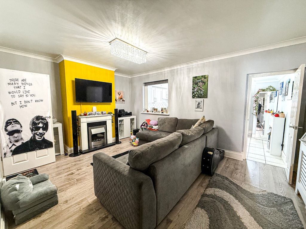 Property photo 2 of 15 4776522