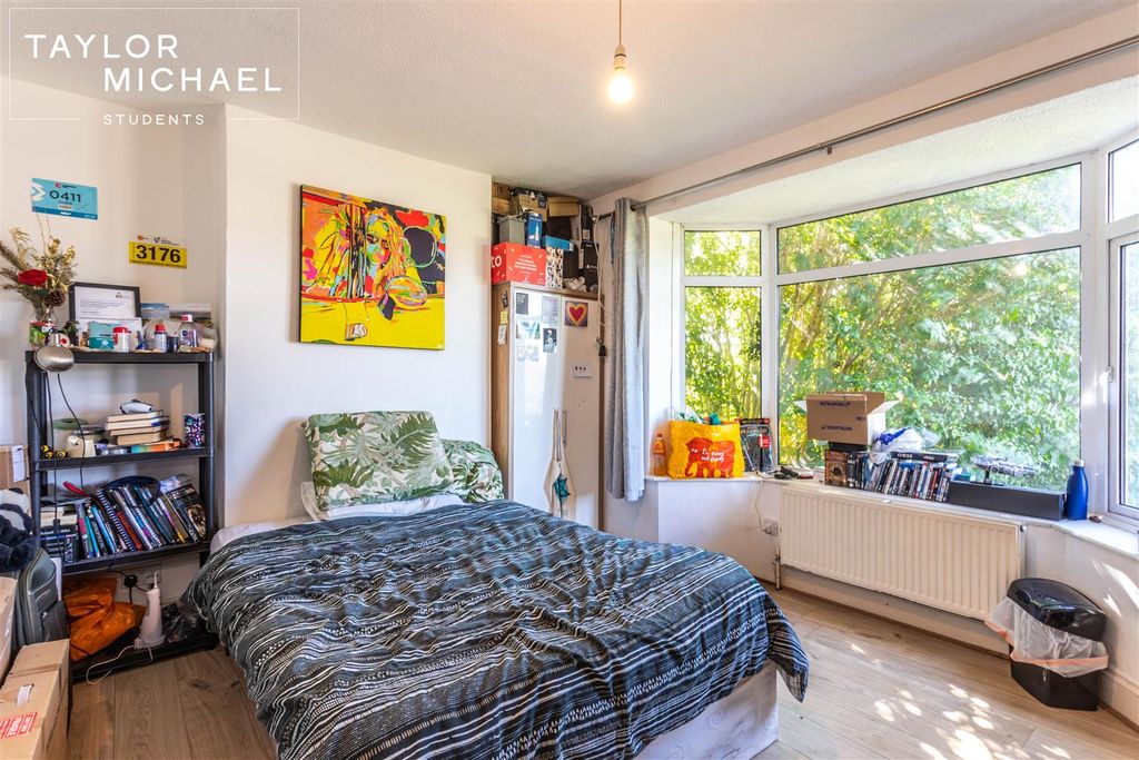 Property photo 2 of 14 Bedroom