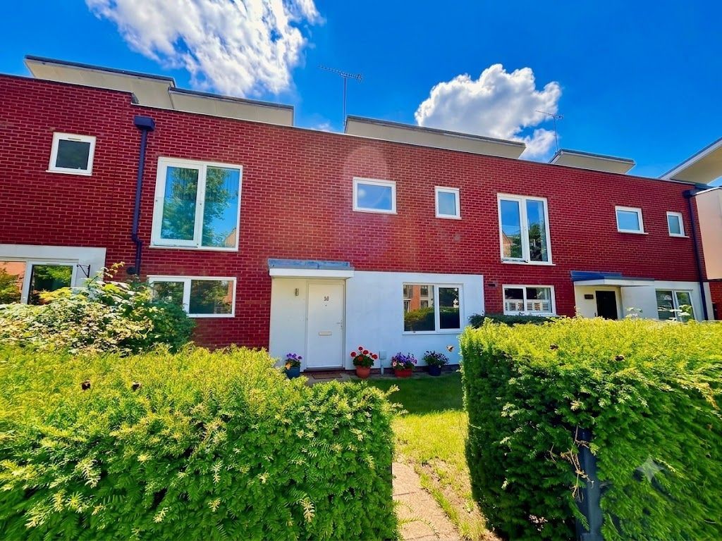 Property photo 1 of 17