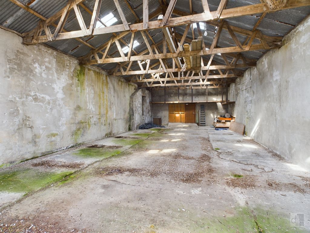 Property photo 3 of 4