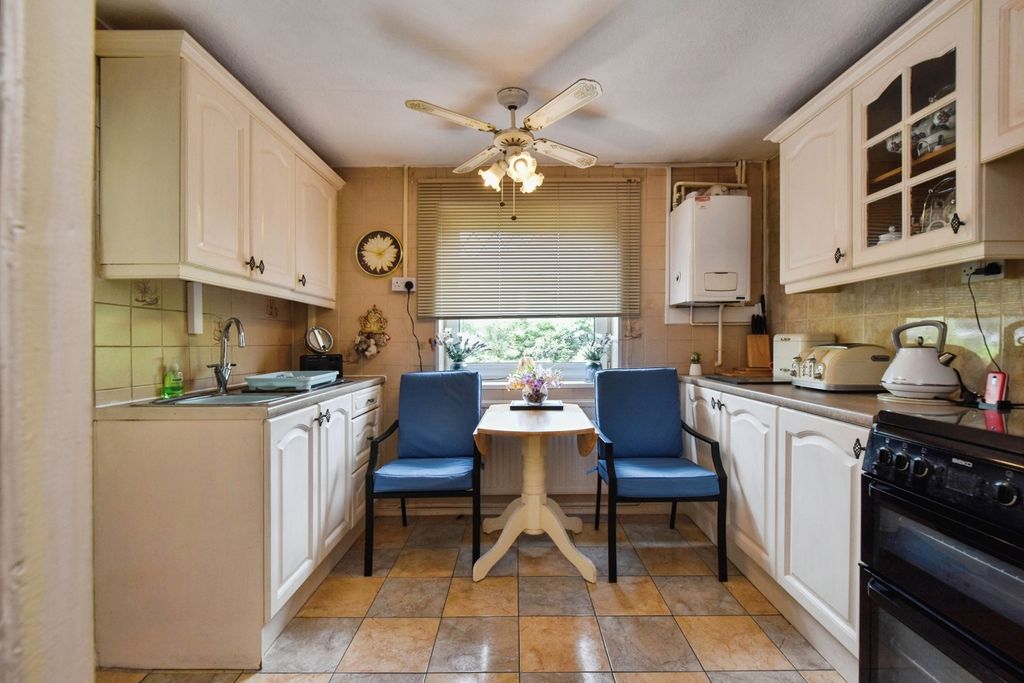 Property photo 3 of 19 Pbox-Img.Jpg