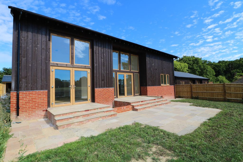 Property photo 1 of 10 External