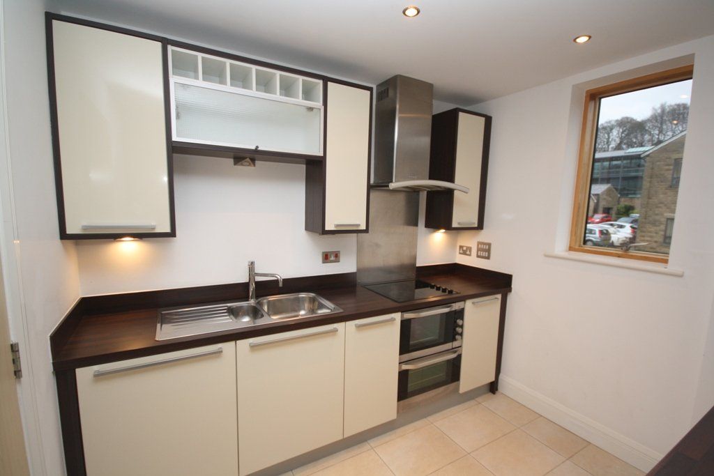 Property photo 3 of 14 Pics 032