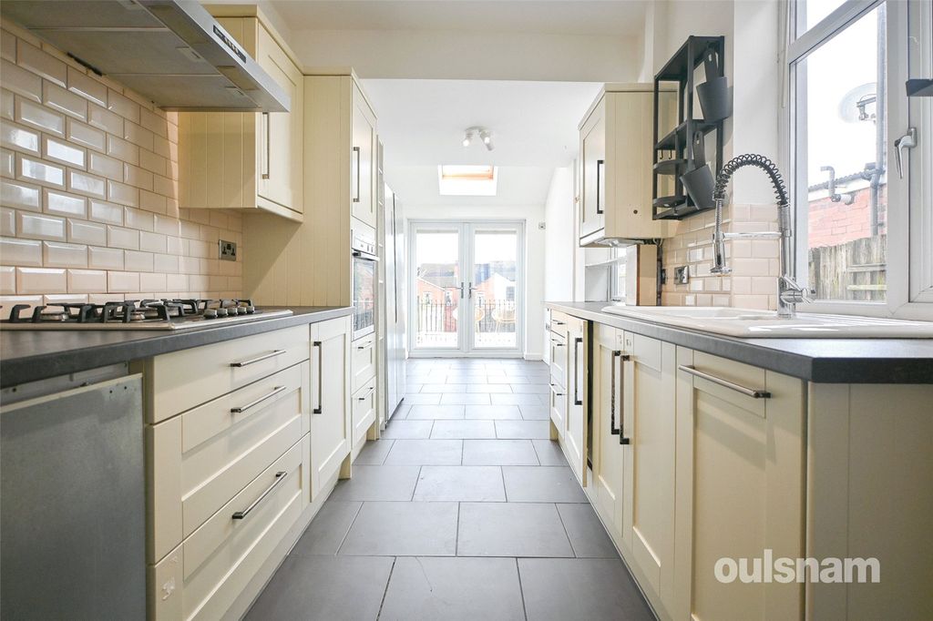 Property photo 2 of 23 Picture No. 32