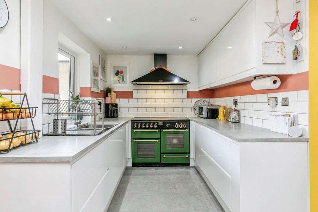 Property photo 2 of 20 Pbox-Img.Jpg