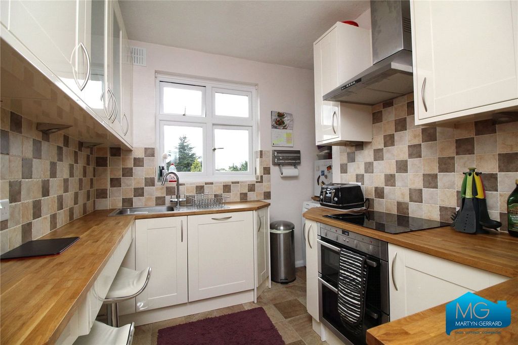 Property photo 2 of 7 Picture No. 15