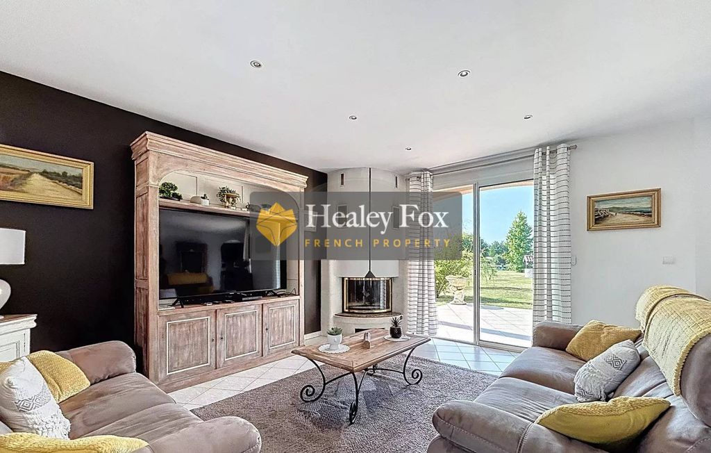 Property photo 3 of 34