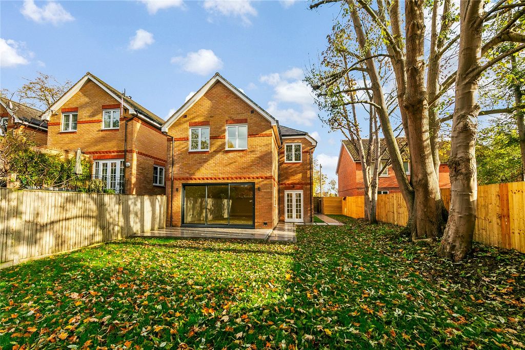 Property photo 2 of 24 Picture No. 14