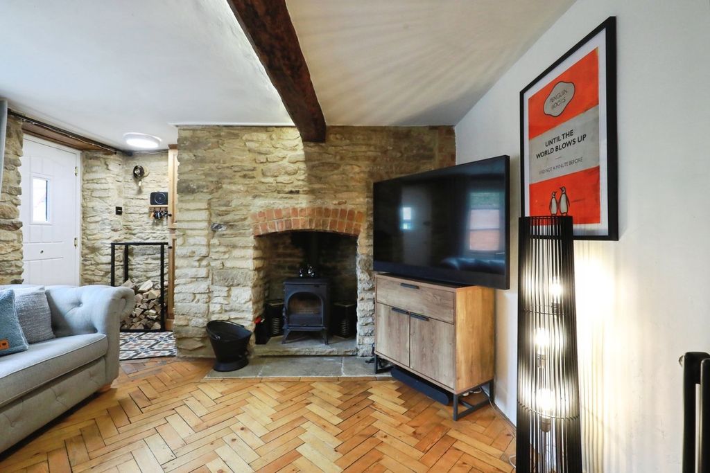 Property photo 2 of 18