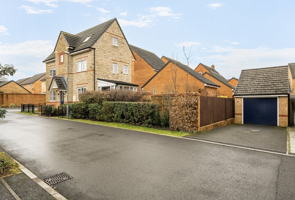 Property photo 2 of 20 1410450-4-698B2d4...