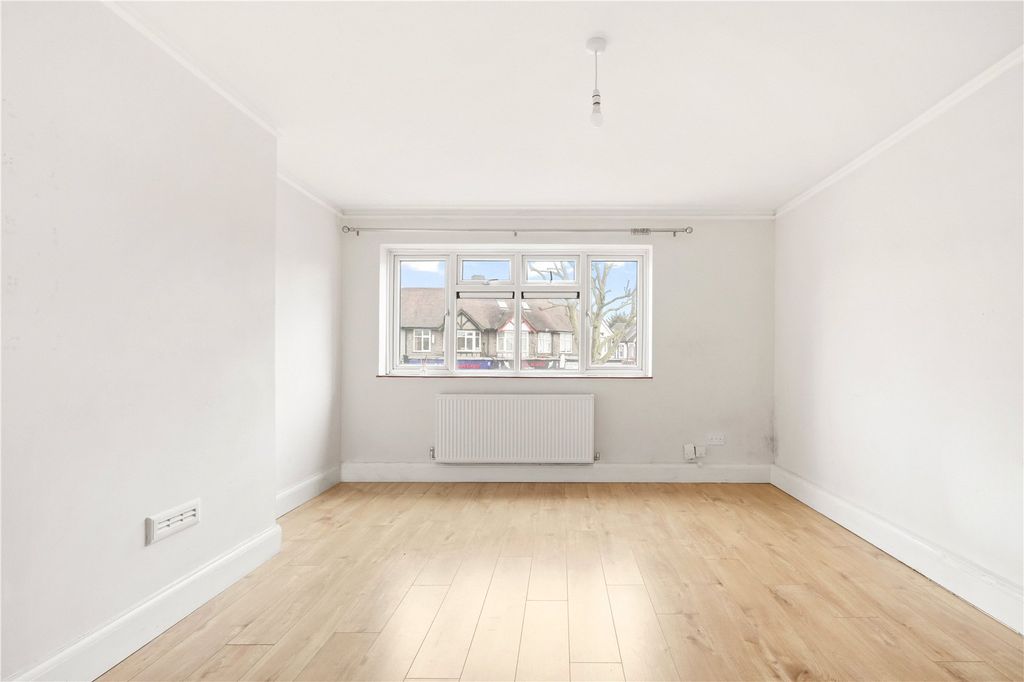 Property photo 2 of 18 Picture No. 25