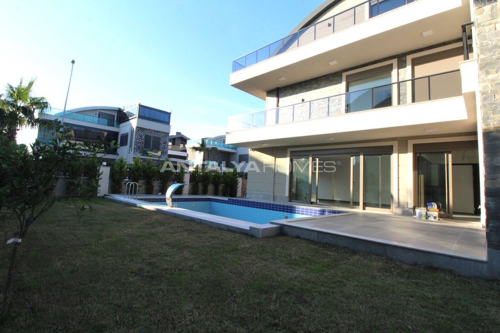 Property photo 3 of 57