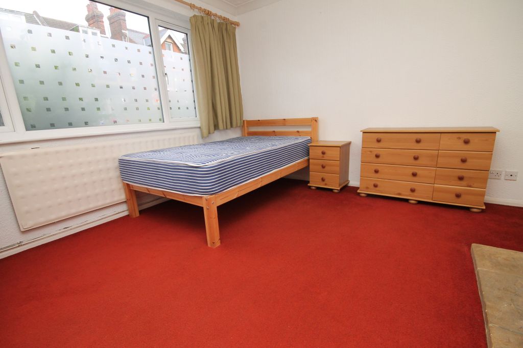 Property photo 3 of 7 Bedroom 1