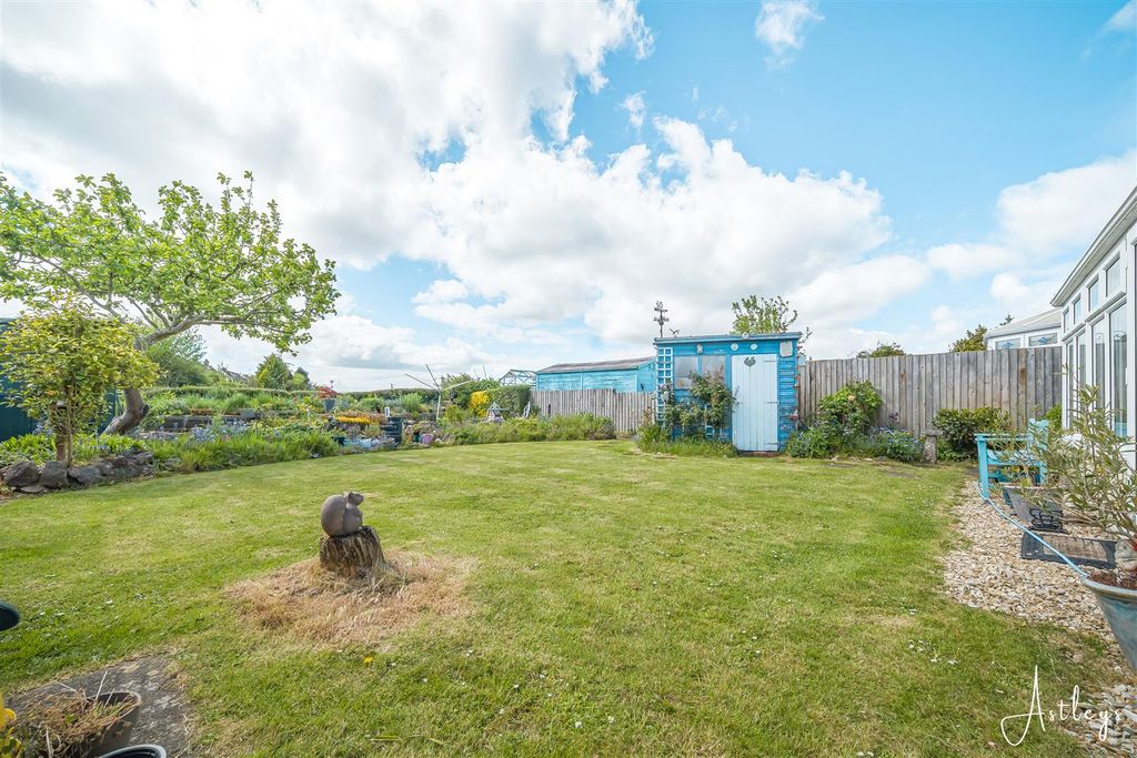 Property photo 3 of 35