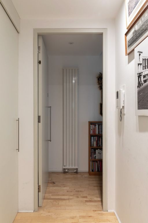 Property photo 2 of 31