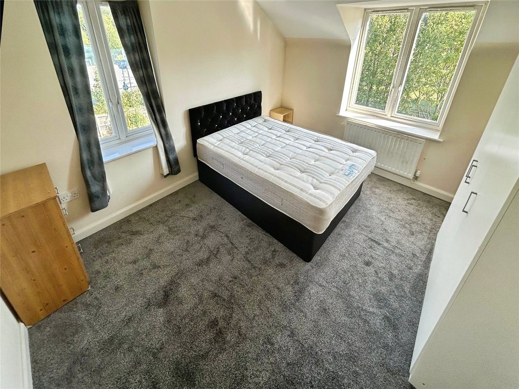 Property photo 2 of 6 Picture No. 08