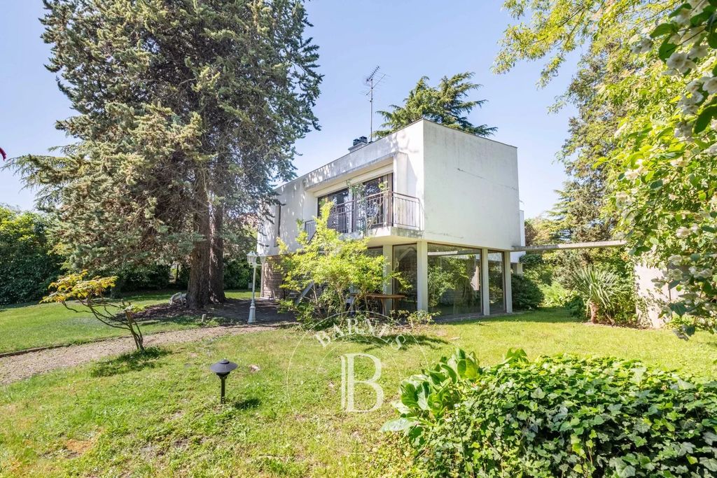Property photo 3 of 31