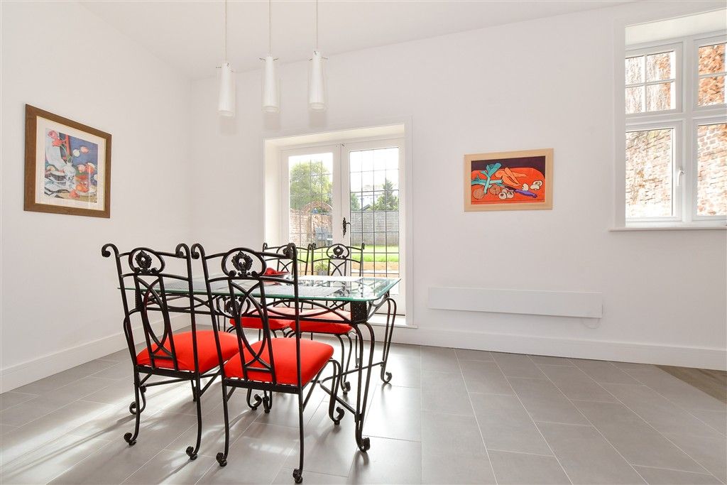 Property photo 3 of 10 Internal Lifestyle Photograph