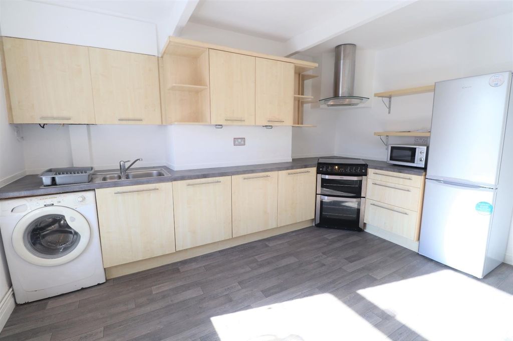 Property photo 2 of 13 Picture No. 20