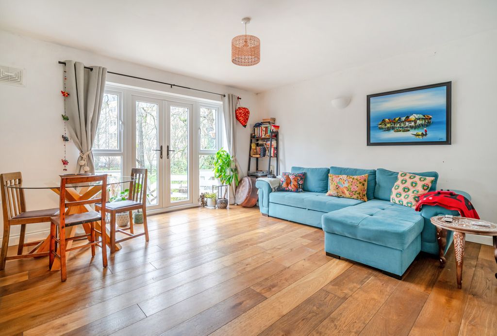 Property photo 1 of 11 1402750-1-6970Bad...