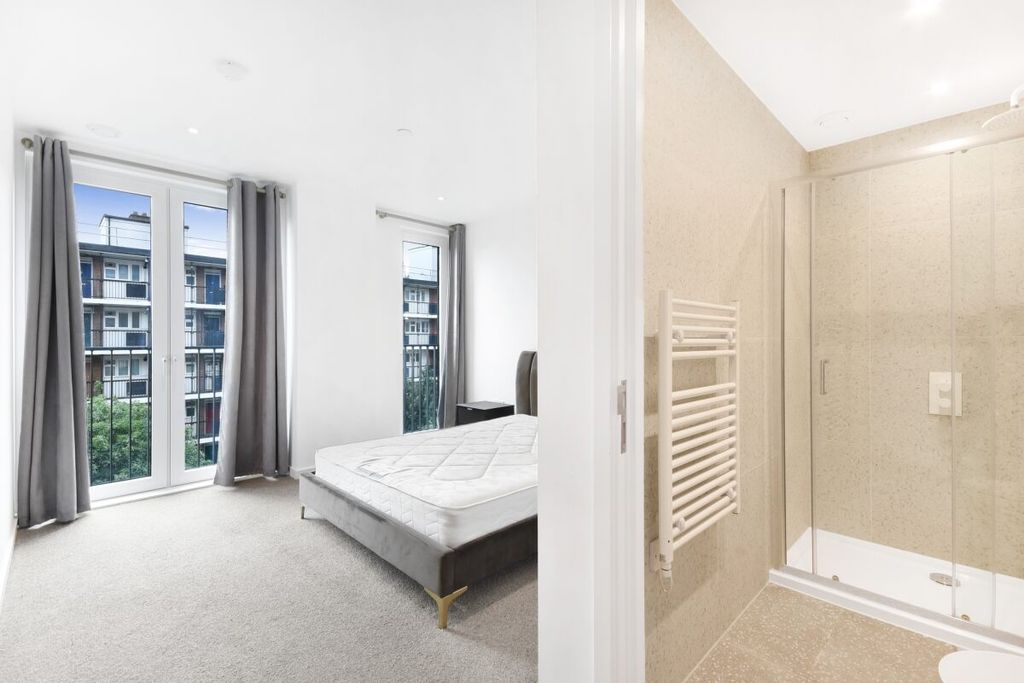 Property photo 3 of 13 Georgette Apartments