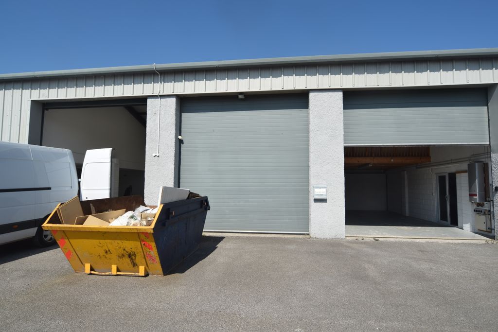 Property photo 1 of 12 Workshop Frontage