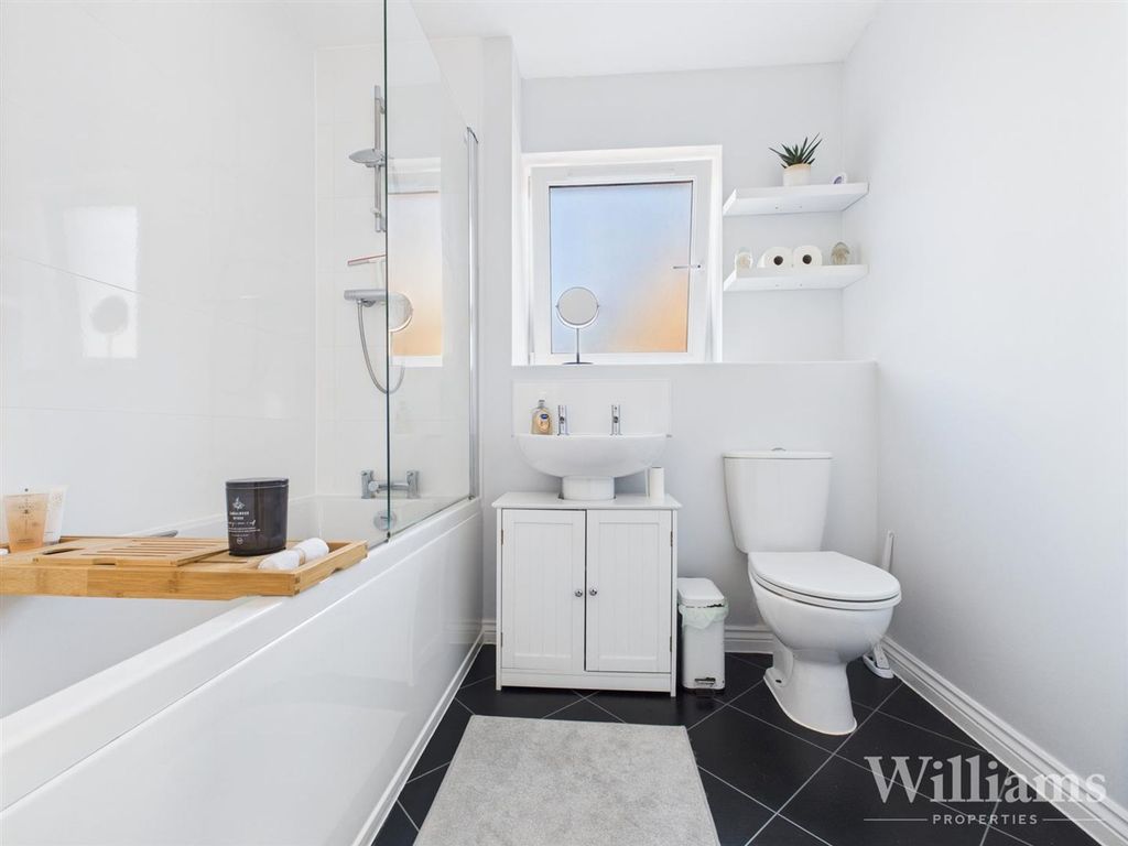 Property photo 3 of 12 Cam02861G0-Pr0440-Still003.Jpg