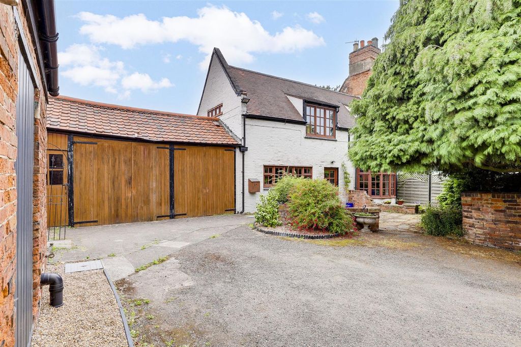 Property photo 1 of 47