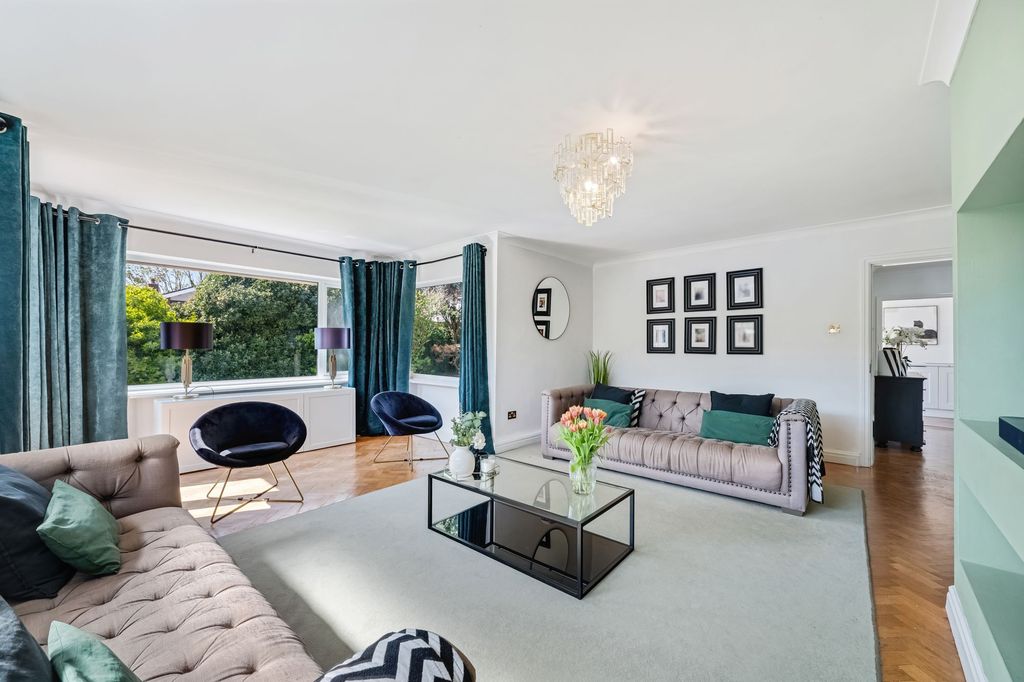 Property photo 3 of 43