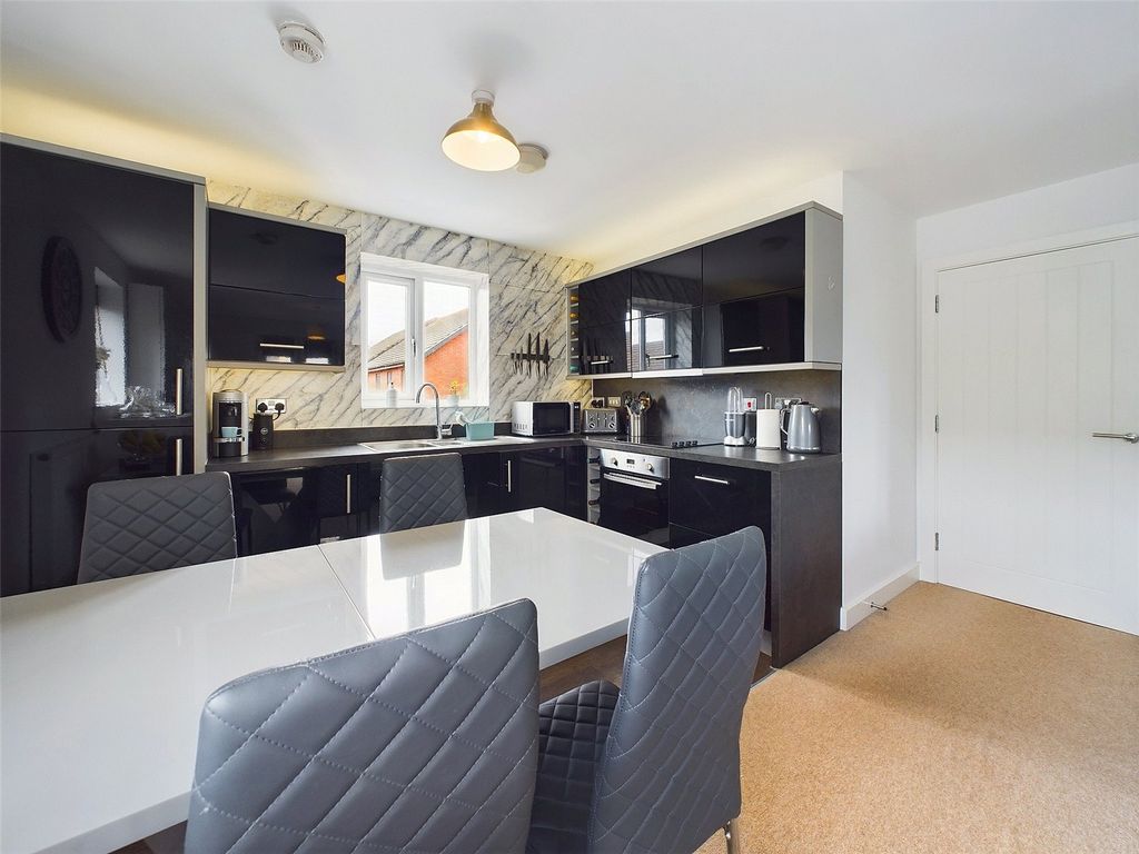 Property photo 2 of 16 Picture No. 08