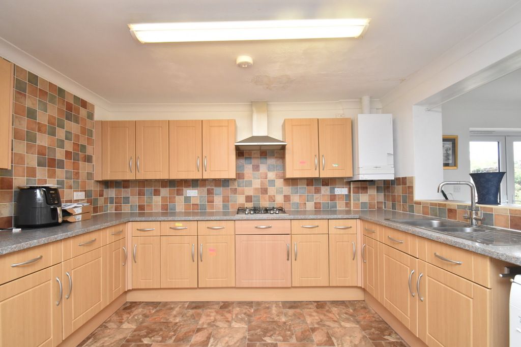 Property photo 2 of 16 Dsc_1543