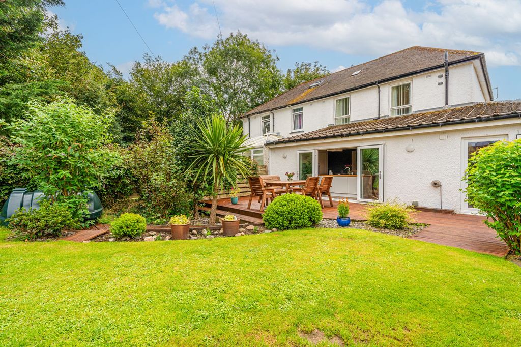 Property photo 2 of 24