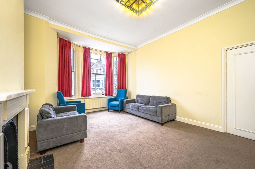 Property photo 1 of 6