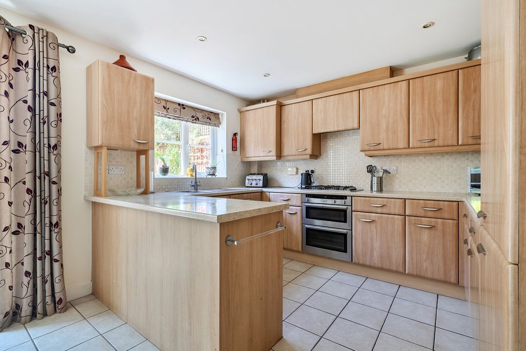 Property photo 3 of 14