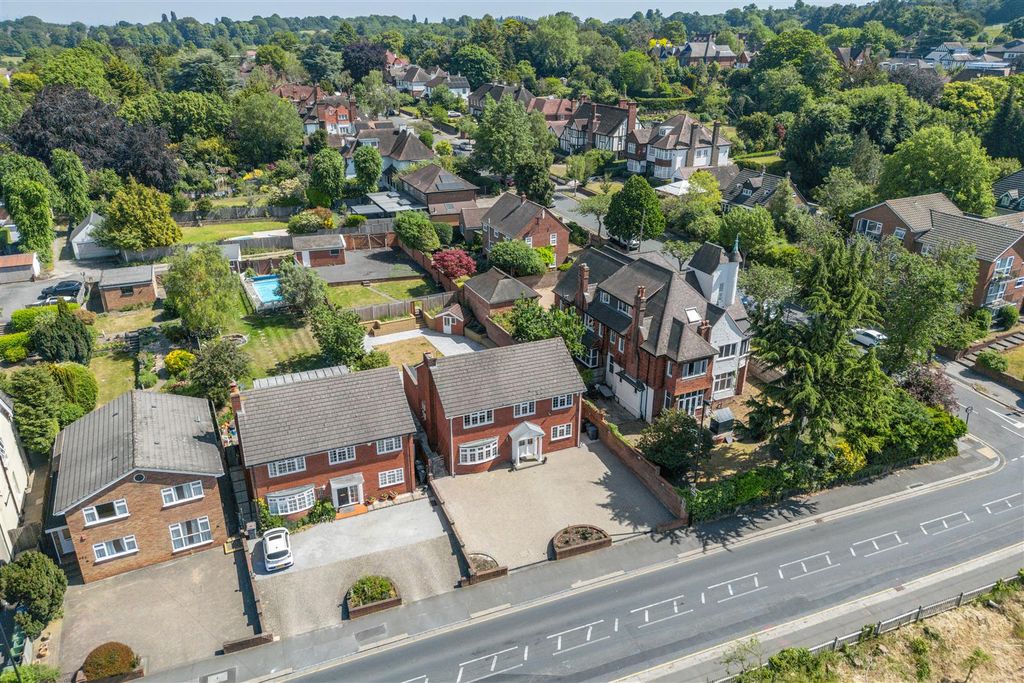 Property photo 2 of 31 67A Croham Road-3.Jpg