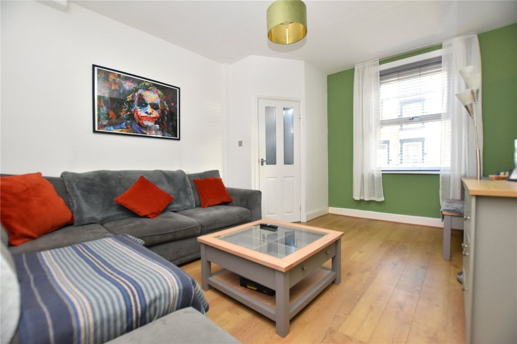 Property photo 3 of 16 Picture No. 15