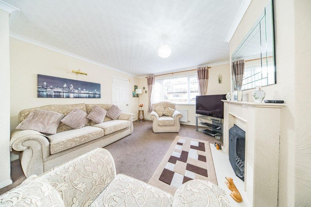 Property photo 2 of 17 6 Green Road Lounge.Jpg