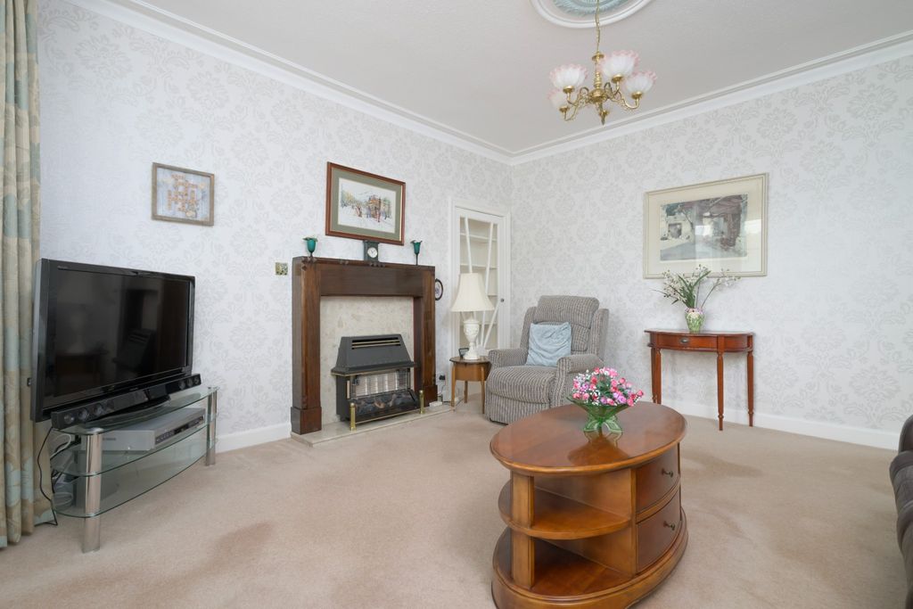 Additional image 5 of 2 bed flat for saleTownhill Road, Dunfermline KY12