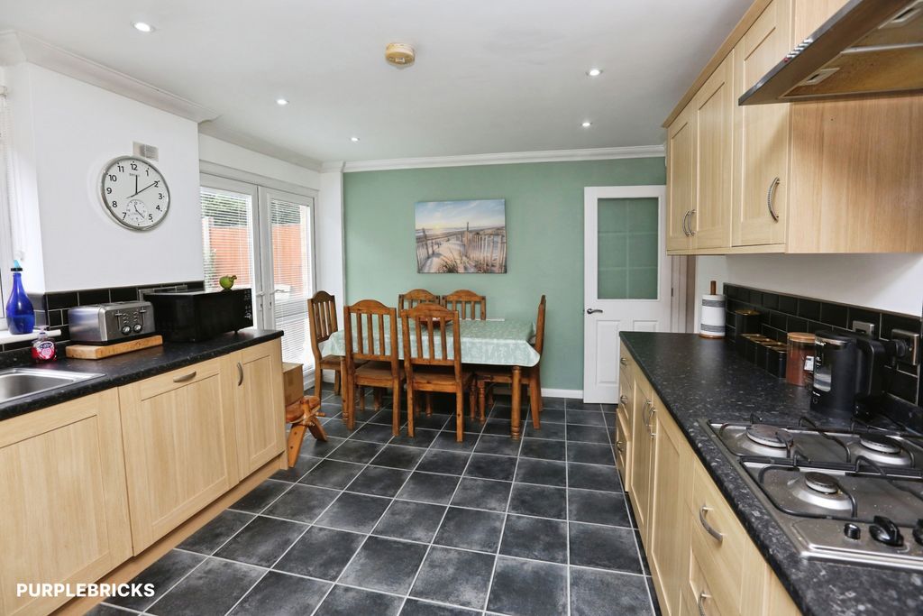 Property photo 2 of 24